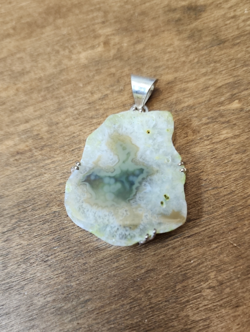 Green and Cream Agate Slice Pendant Necklace